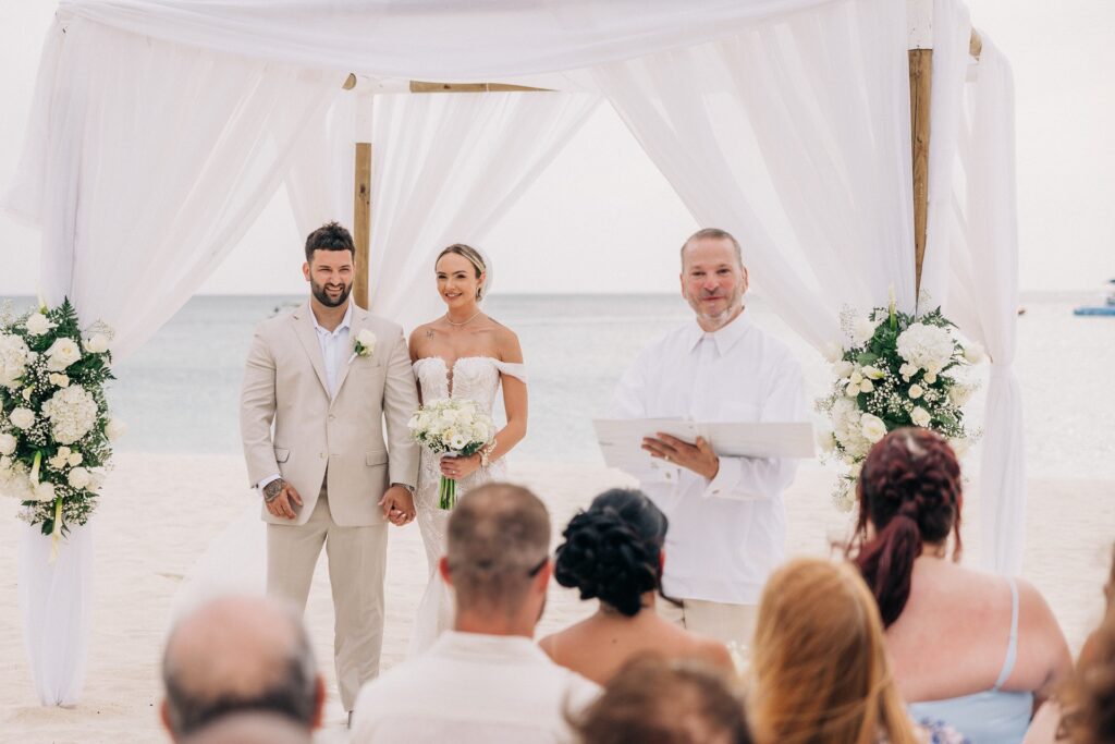 Aruba officiant addressing family at elopement ceremony